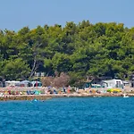 Caravan Near The Sea 2 Campeggio