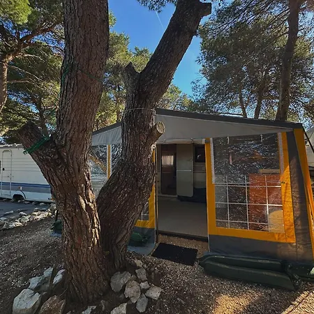 Caravan Near The Sea 2 Camping Ugljan