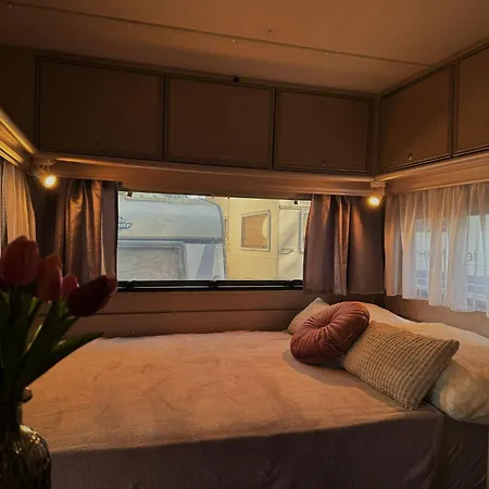 Caravan Near The Sea 2 Углян