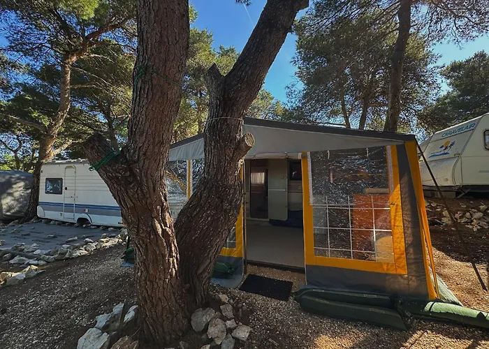 Caravan Near The Sea 2 Camping Ugljan