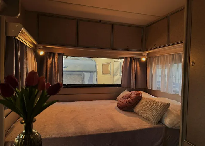 Caravan Near The Sea 2 Углян
