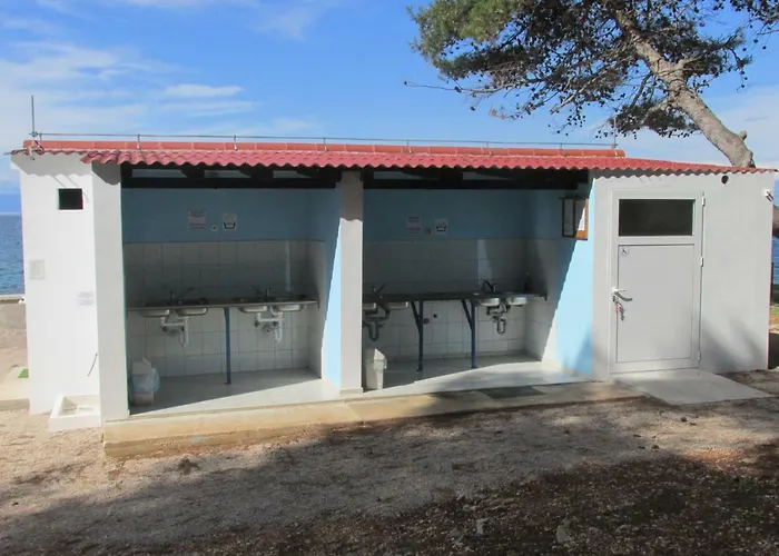 Caravan Near The Sea 2 Camping