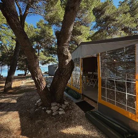 Campingplatz Caravan Near The Sea 2 *