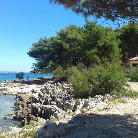 Campeggio Caravan Near The Sea 2 Ugljan