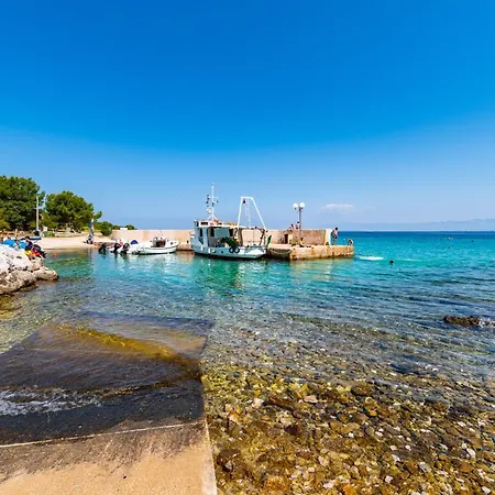 Caravan Near The Sea 2 *