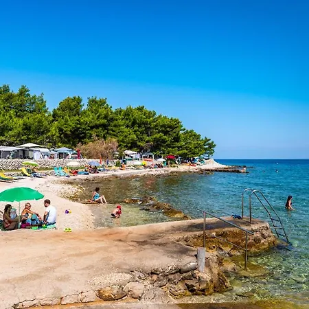 Camping Caravan Near The Sea 2 *