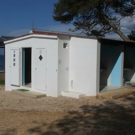 Caravan Near The Sea 2 Camping Ugljan