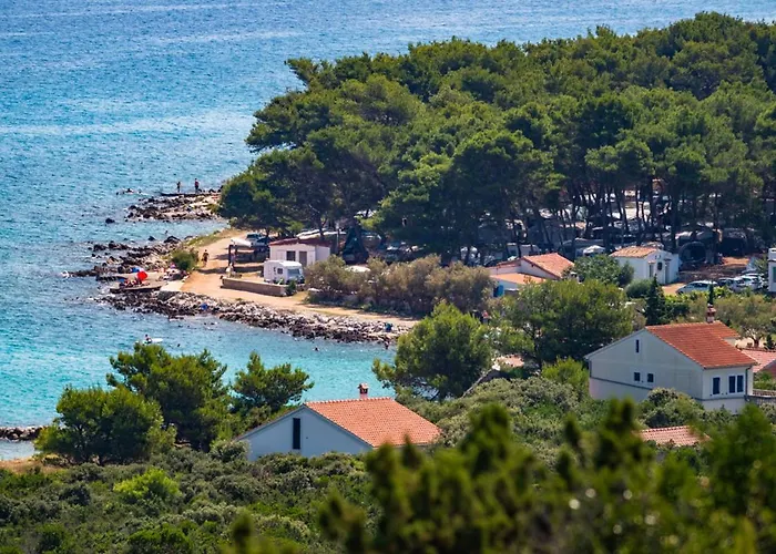 Kemping Caravan Near The Sea 2 Ugljan