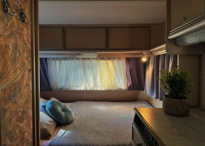 Kemping Caravan Near The Sea 2 Ugljan