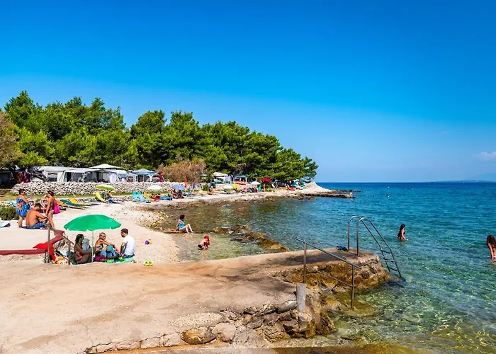 Kemping Caravan Near The Sea 2 *