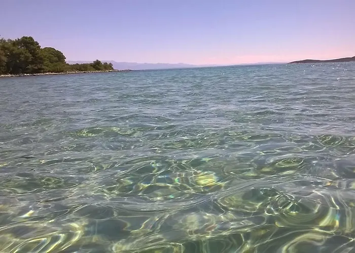 Caravan Near The Sea 2 *