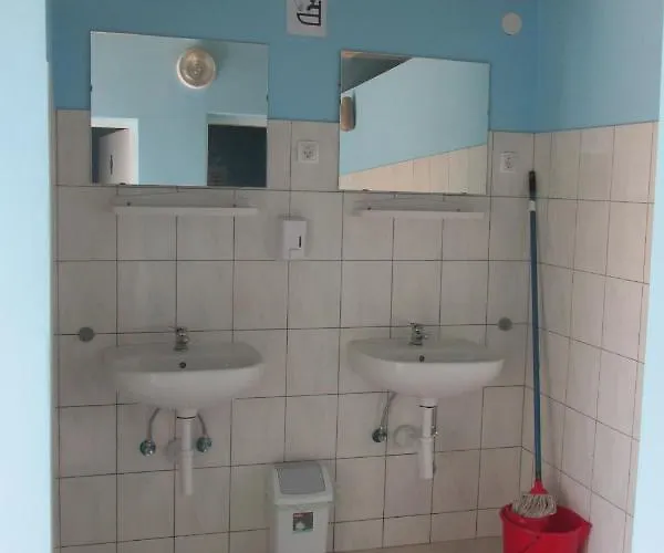 Caravan Near The Sea 2 *